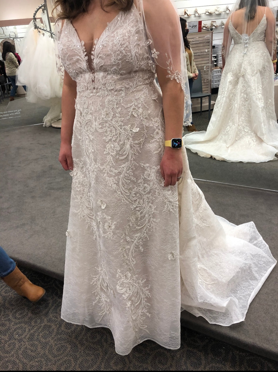 Oleg Cassini 'CWG875' wedding dress size-14 NEW