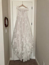 Load image into Gallery viewer, Oleg Cassini &#39;CWG768&#39; wedding dress size-12 PREOWNED
