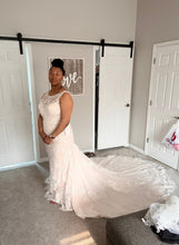 Load image into Gallery viewer, Mon Cherie &#39;Stella&#39; wedding dress size-10 PREOWNED
