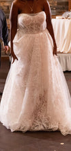Load image into Gallery viewer, Vera Wang White &#39;VW351487&#39; wedding dress size-12 PREOWNED
