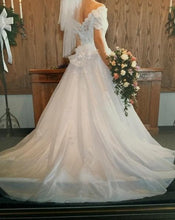 Load image into Gallery viewer, Mon CHeri Bridal &#39;RN82673&#39; wedding dress size-04 PREOWNED
