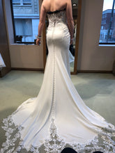 Load image into Gallery viewer, Essense of Australia &#39;D2597&#39; wedding dress size-12 NEW
