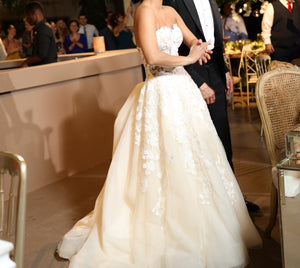 Maria Farbinni 'Elise' size 4 used wedding dress side view on bride