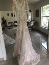 Load image into Gallery viewer, Pronovias &#39;Tibet&#39; wedding dress size-04 PREOWNED
