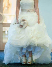 Load image into Gallery viewer, Vera Wang White &#39;Ivory Gown&#39; size 10 used wedding dress front view on bride

