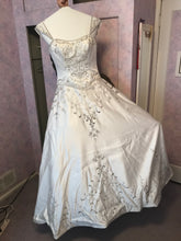 Load image into Gallery viewer, Demetrios &#39;9610&#39; size 6 used wedding dress front view on hanger
