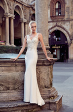 Load image into Gallery viewer, Eddy K. &#39;Milano&#39; size 8 new wedding dress front view on model
