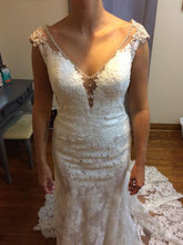 Load image into Gallery viewer, Allure Bridals &#39;9409&#39;
