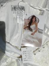 Load image into Gallery viewer, Essence of Australia &#39;D1479&#39; - Essense of Australia - Nearly Newlywed Bridal Boutique - 4
