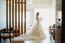 Load image into Gallery viewer, Allure Bridals &#39;One of a Kind&#39;
