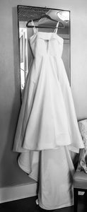 Louvienne 'Blake ' wedding dress size-06 PREOWNED