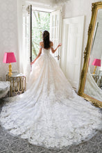 Load image into Gallery viewer, Ines Di Santo &#39;Sylvie&#39; wedding dress size-04 PREOWNED
