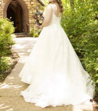 Load image into Gallery viewer, Allure Bridals &#39;C533&#39; wedding dress size-12 PREOWNED

