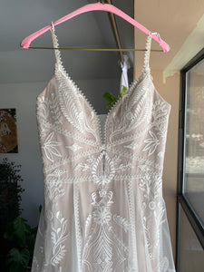 None 'EY006' wedding dress size-14 PREOWNED