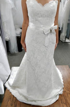 Load image into Gallery viewer, Paloma Blanca &#39;Modern&#39; size 8 used wedding dress front view on bride
