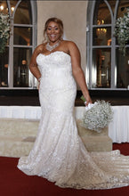 Load image into Gallery viewer, Cristiano Lucci &#39;Monae-13100&#39; wedding dress size-14 PREOWNED
