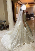 Load image into Gallery viewer, edgardo bonilla &#39;Do not know &#39; wedding dress size-04 PREOWNED
