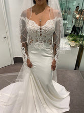Load image into Gallery viewer, Essense of Australia &#39;D2488IV&#39; wedding dress size-10 NEW
