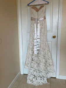 Alvina Valenta '9102' wedding dress size-00 PREOWNED