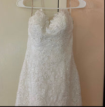 Load image into Gallery viewer, Maggie Sottero &#39;Marianne &#39; wedding dress size-08 PREOWNED
