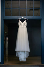 Load image into Gallery viewer, Willowby &#39;Marlo 56701&#39; wedding dress size-10 PREOWNED
