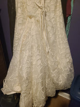 Load image into Gallery viewer, Maggie Sottero &#39;Imperial&#39; wedding dress size-10 PREOWNED
