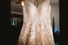Load image into Gallery viewer, StellaYork &#39;Lace Illusion Back&#39; size 6 used wedding dress front view close up
