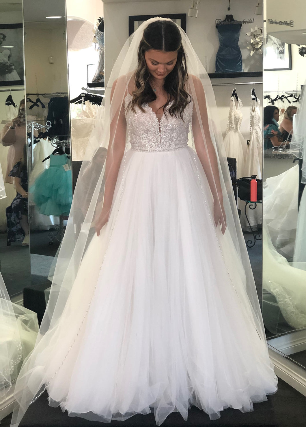 Allure Bridals '9759' wedding dress size-06 NEW