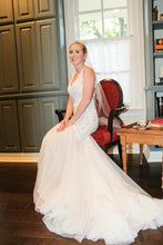Load image into Gallery viewer, Galina Signature &#39;SWG723&#39; wedding dress size-00 PREOWNED
