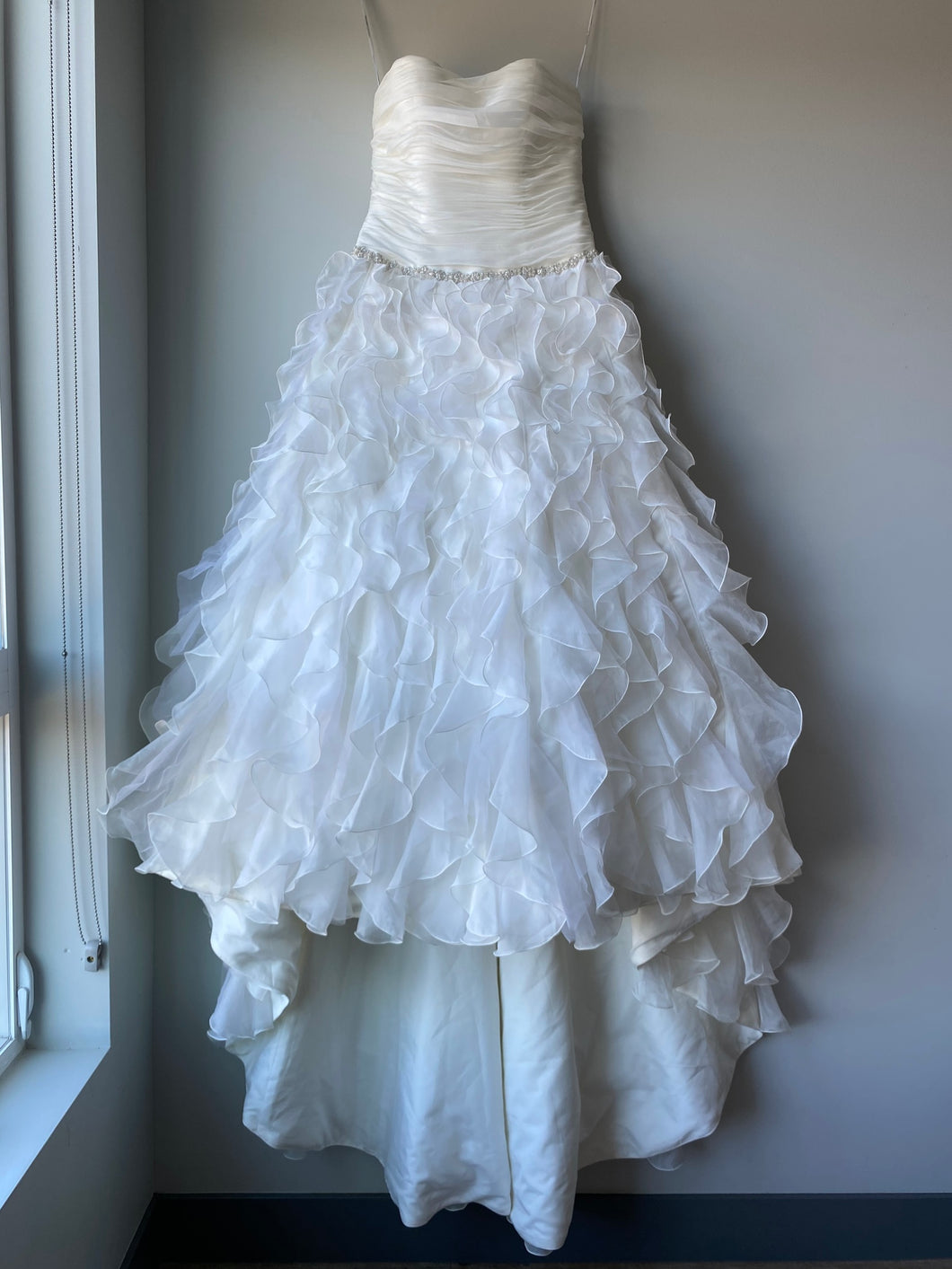 David's Bridal 'Wg3118' wedding dress size-12 SAMPLE