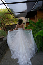Load image into Gallery viewer, Rish Bridal  &#39;Aspen &#39; wedding dress size-02 NEW

