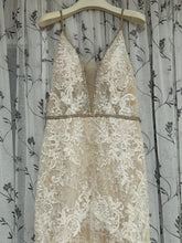 Load image into Gallery viewer, Calla Blanche &#39;LA20109 L’Amour Deja&#39; wedding dress size-06 PREOWNED
