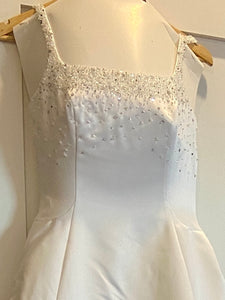 Allure Bridals 'Not available ' wedding dress size-06 PREOWNED