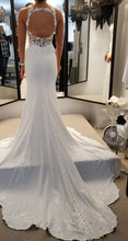 Load image into Gallery viewer, Stella York &#39;6916&#39; wedding dress size-02 NEW
