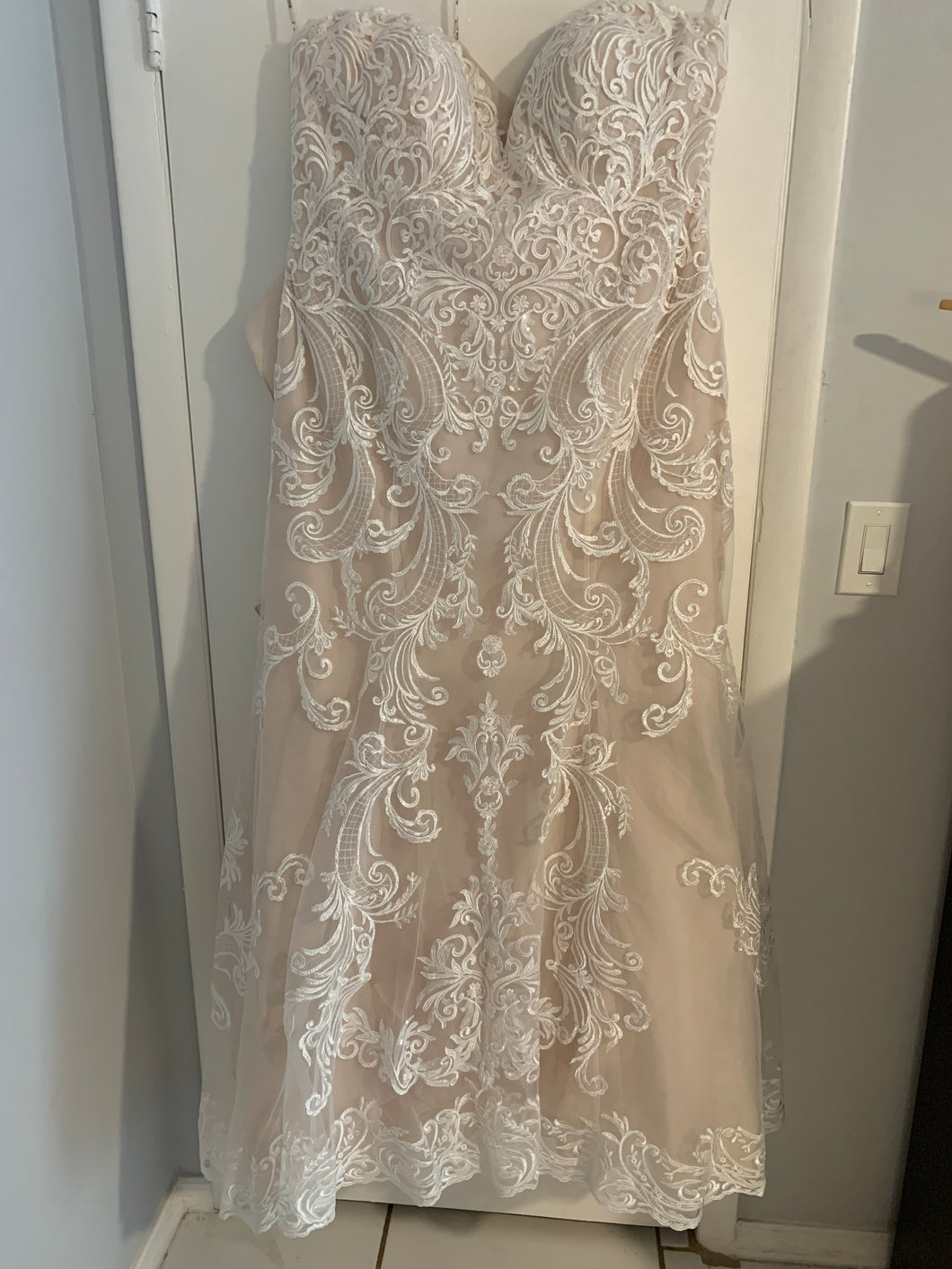 Maggie Sottero 'Luanne' wedding dress size-20 NEW