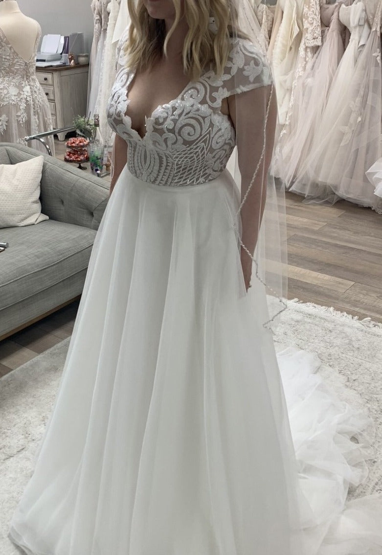 Hayley Paige 'Dakota' wedding dress size-08 NEW