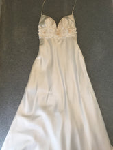 Load image into Gallery viewer, unknown &#39;Unknown&#39; wedding dress size-02 PREOWNED
