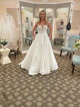 Load image into Gallery viewer, Anne Barge &#39;Emory&#39; wedding dress size-06 NEW
