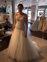 Load image into Gallery viewer, Watters &#39;Britt&#39; size 8 used wedding dress front view on bride
