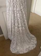 Load image into Gallery viewer, Hayley Paige &#39;#1858&#39; wedding dress size-00 NEW
