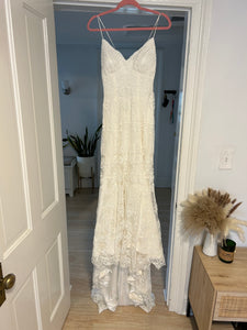 Modern Trousseau 'Colby ' wedding dress size-04 PREOWNED
