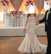 Load image into Gallery viewer, Idan Cohen &#39;Mercedes&#39; size 0 used wedding dress front view on bride
