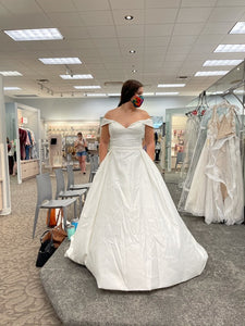 David's Bridal 'WG3979' wedding dress size-12 PREOWNED