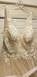 Enzoani 'Nellie ' wedding dress size-14 NEW