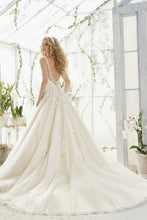 Load image into Gallery viewer, Mori Lee &#39;2811&#39; size 12 used wedding dress back view on model
