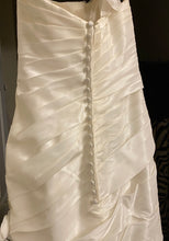 Load image into Gallery viewer, Allure Bridals &#39;Elle&#39; size 2 used wedding dress back view on hanger
