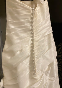 Allure Bridals 'Elle' size 2 used wedding dress back view on hanger