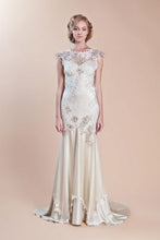 Load image into Gallery viewer, Claire Pettibone &#39;Viola&#39; size 2 used wedding dress front view on model
