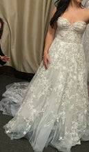 Load image into Gallery viewer, Monique Lhuillier &#39;Lakely&#39; wedding dress size-04 NEW
