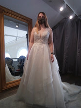 Load image into Gallery viewer, Ava Laurene Bride &#39;Alina &#39; wedding dress size-12 NEW

